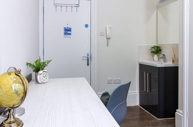 Gower Street, Fitzrovia, London - Image 3